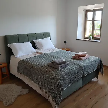 Domacija Blazevc * Ziri