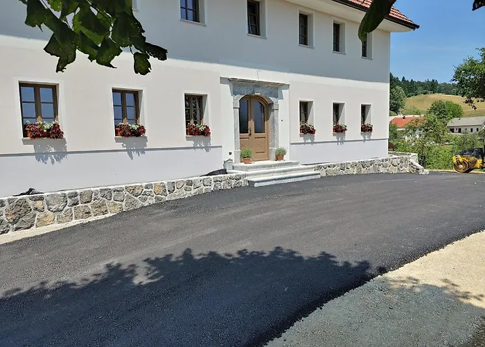 Domacija Blazevc ファームステイ Žiri