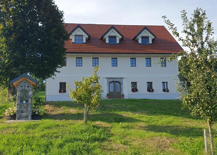 Domacija Blazevc * Ziri